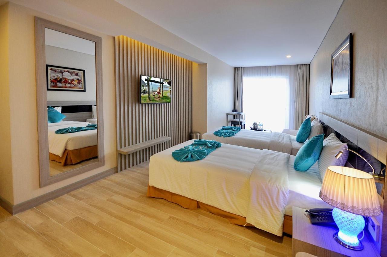 Hotel The Mcr Luxury Nha Trang Exterior foto